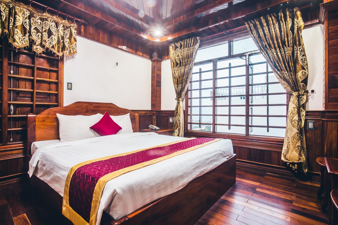 San San Hotel Дананг Екстериор снимка