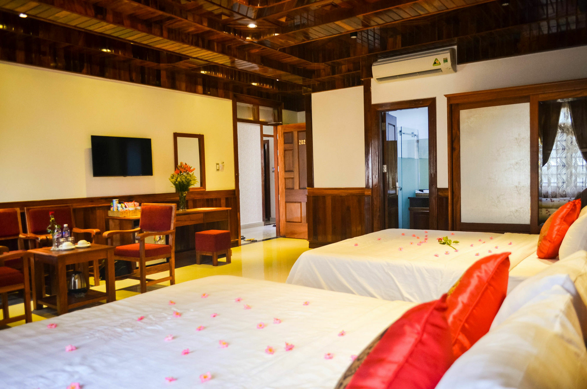San San Hotel Дананг Екстериор снимка